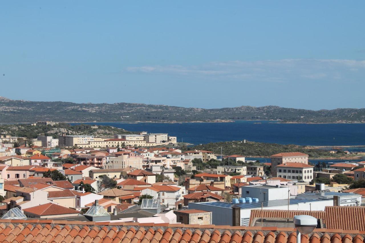 B&B U Punenti La Maddalena  Exteriör bild